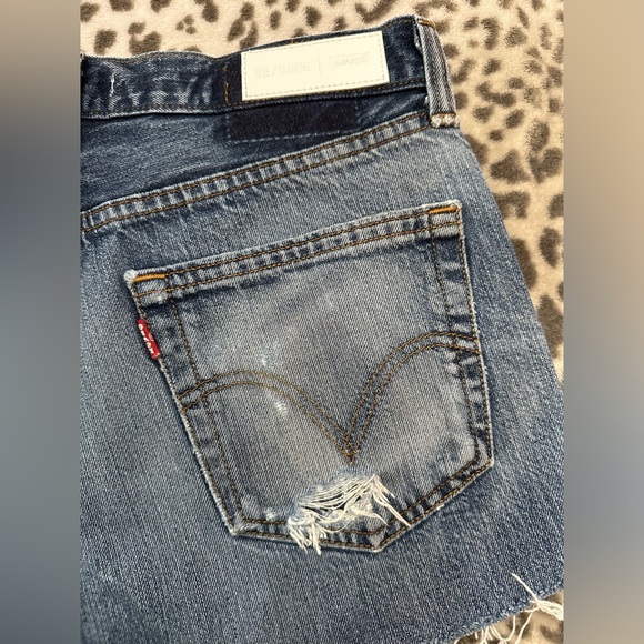 Levi’s RE/DONE High Waisted Button Fly Jean Shorts in Blue Wash Size 27 - Picture 12 of 17